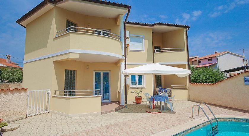 Apartmani Strigo 메덜린 외부 사진